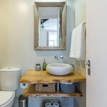 Elegant 2br Duplex In Center By Lovelystay *