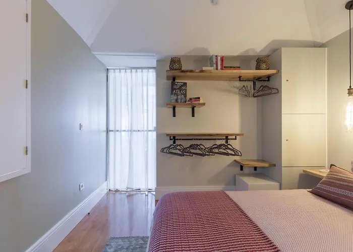 Elegant 2br Duplex In Center By Lovelystay *