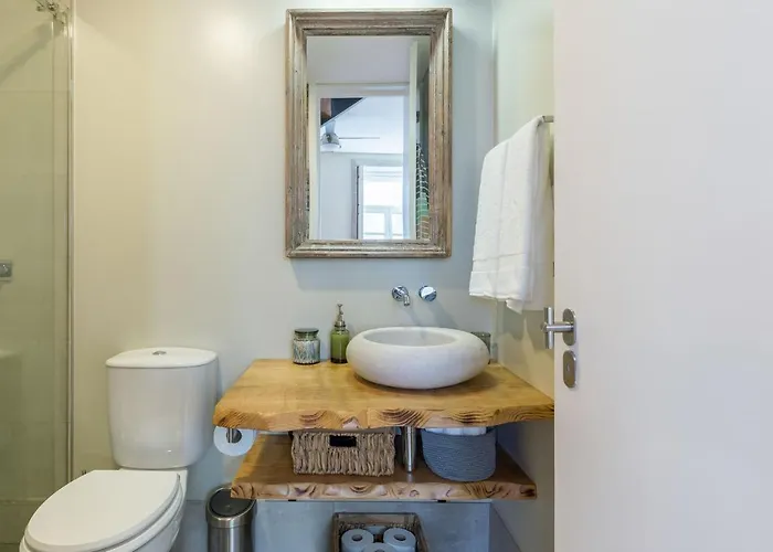 Elegant 2br Duplex In Center By Lovelystay *